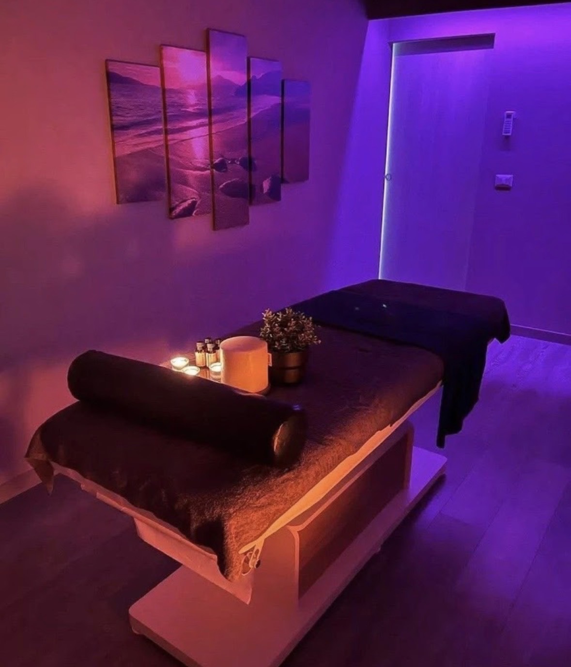 La Moon purple lounge suite